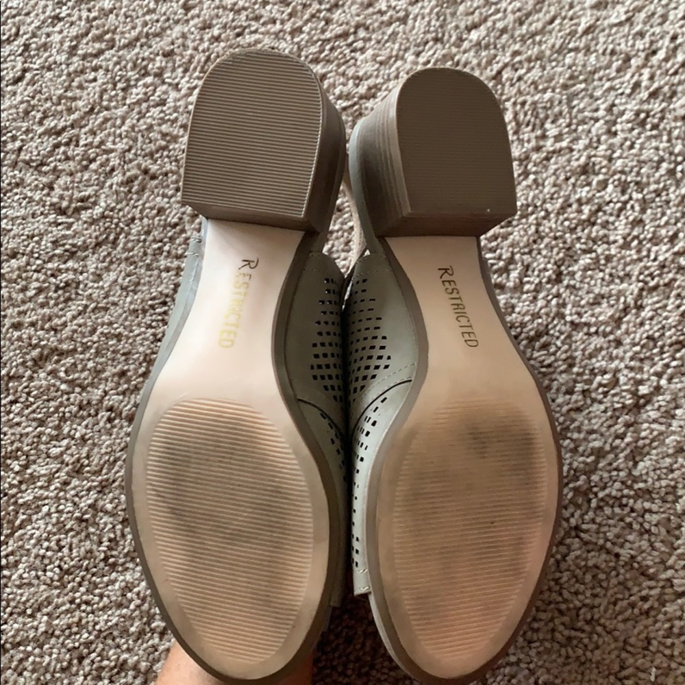 Green open toe booties - Picture 3 of 3